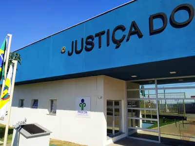 Procon atende no prédio da Justiça do Trabalho, na Avenida Central do Paraná