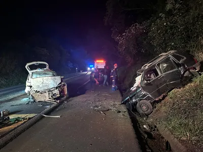 Quatro pessoas estavam nos veículos, um homem morreu e outras três pessoas foram socorridas em estado grave