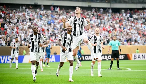 Real Madrid e Juventus se enfrentam pelas oitavas da Copa do Mundo de Clubes 2025, no Hard Rock Stadium, em Miami