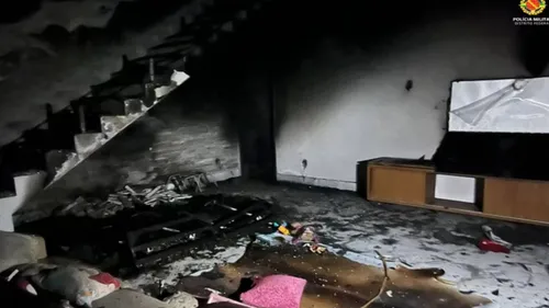 Residência ficou destruída após incêndio