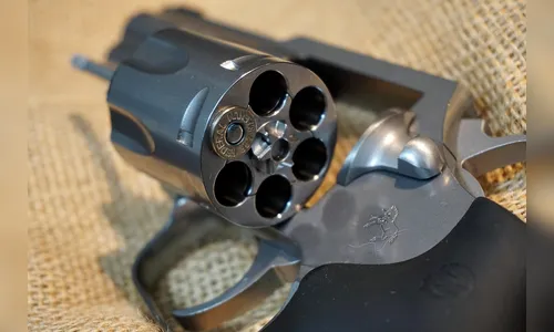 Homens são presos por porte ilegal de arma de fogo em Mauá da Serra