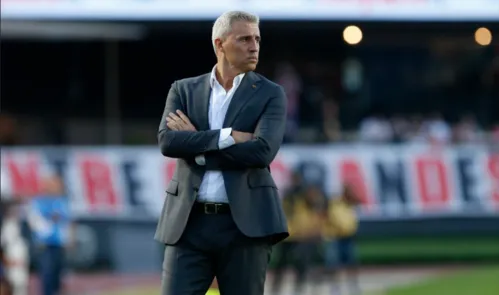 São Paulo embala no Brasileirão e, embalado por Crespo, volta atenções para confrontos decisivos na Copa do Brasil e Libertadores