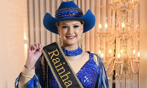 Símbolo de força e inspiração no universo sertanejo, Camila foi homenageada como “Rainha Inspiração” da Festa do Peão de Americana em 2025. Em 2024, recebeu o mesmo título durante o Jaguariúna Rodeo Festival, em São Paulo.