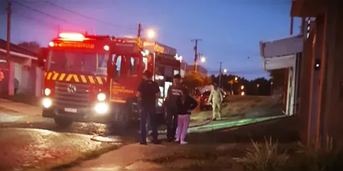 Tanto o militar, como o cão, estão bem - houve somente danos materiais no local onde ele morava.