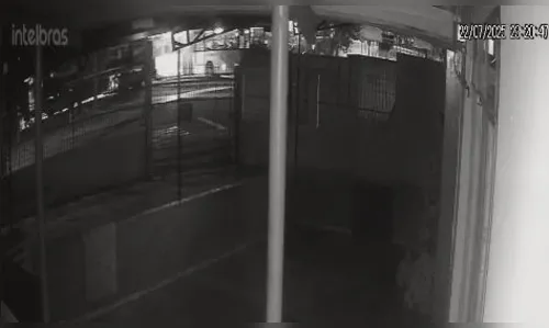 Vídeo mostra acidente com 11 feridos entre trem e ônibus biarticulado no PR; veja