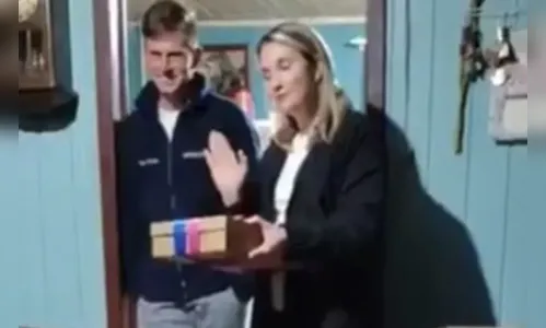 Mulher viraliza ao revelar traições do marido com família reunida