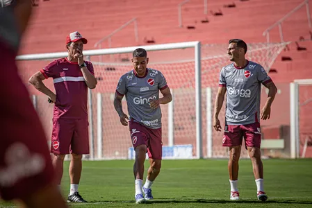 Vila Nova durante preparação para o confronto