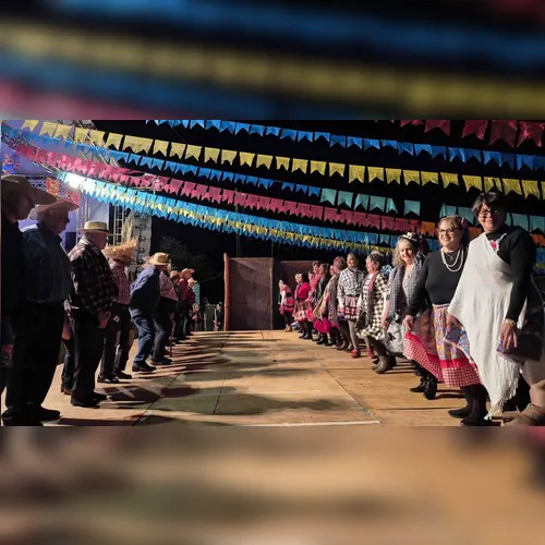Quadrilhas e decoração caprichada marcam a Festa Junina de Ivaiporã