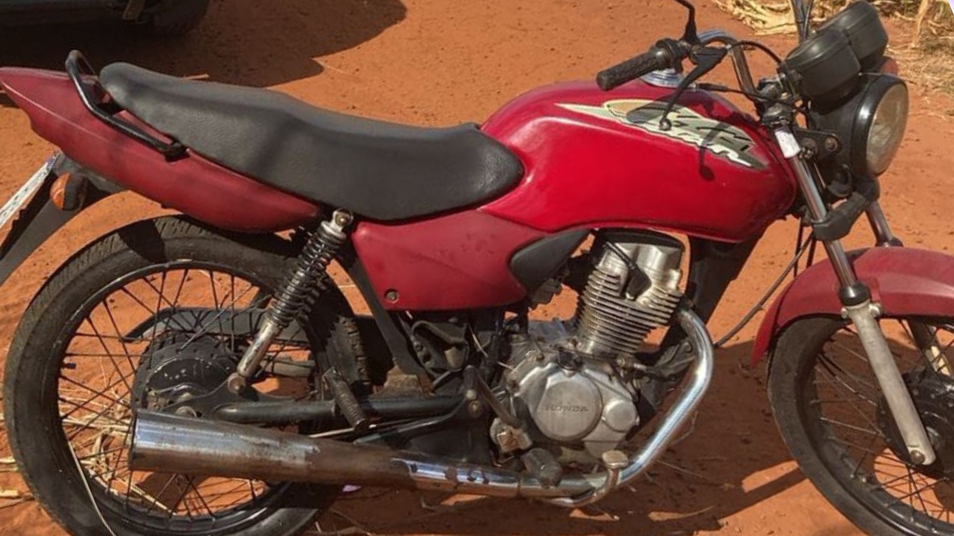 Moto furtada é recuperada pela PM em milharal às margens da PR-218