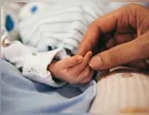 Mãe joga bebê pela janela de prédio por não aceitar término de relação