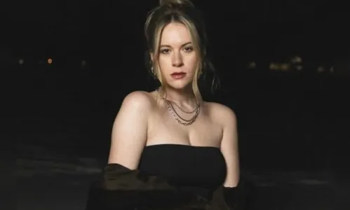 Voo é cancelado após atriz passar mal e gerar situação insalubre