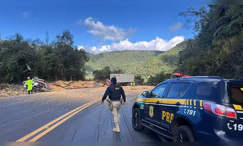 Acidente com quatro veículos deixa dois mortos na BR-277 em Guarapuava