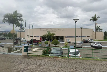 As jornadas de trabalho variam de 20 a 40 horas semanais