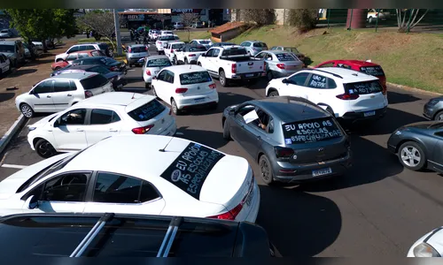 Carreata da Apae percorre ruas centrais de Apucarana nesta sexta-feira