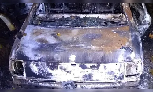 Vectra carbonizado é encontrado entre Lunardelli e São João do Ivaí