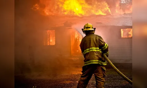 Jovem de 27 anos fica gravemente ferido após incêndio em Kaloré