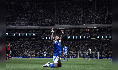 Cruzeiro vence o Atlético-MG e abre vantagem no clássico mineiro