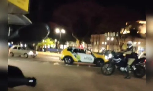 Dois são presos após abordagem na 'Praça da Onça' em Apucarana
