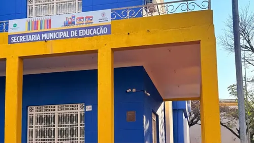 É preciso ir até a sede da secretaria, na Praça Pio XII - Centro