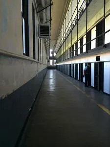 Ele agrediu a vítima com uma barra de ferro na cabeça