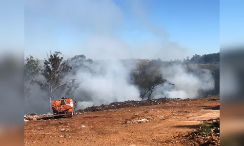 Incêndio no aterro sanitário de Jandaia do Sul é controlado
