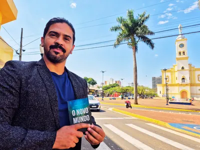Escritor apucaranense João Cássio