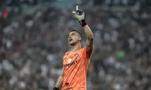 Fábio vira jogador com mais partidas disputadas no futebol mundial