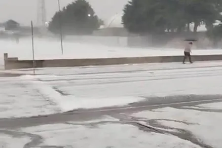Granizo cobriu as ruas de Castro nesta terça-feira (26)