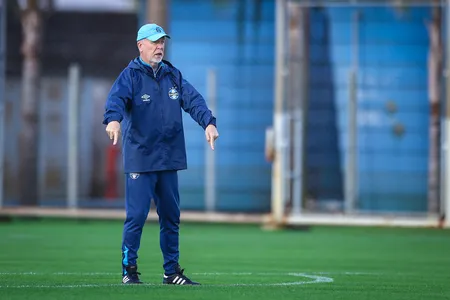 Mano Menezes, treinador do Grêmio