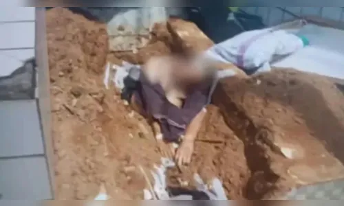 Cadáver desenterrado é encontrado sentado no próprio túmulo; veja