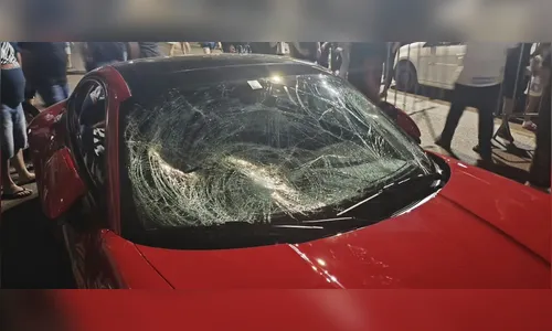 Três mulheres são atropeladas durante apresentação de carro esportivo