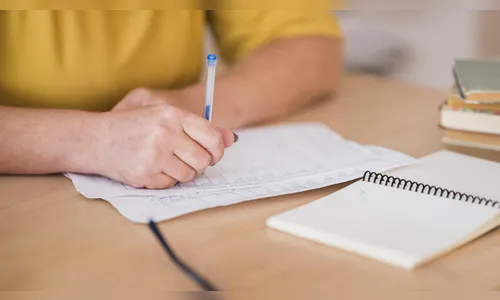 Salário até R$ 16 mil: concurso do PR encerra inscrições nesta quinta