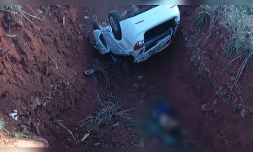 Mulher fica em estado grave após capotar carro no norte do PR