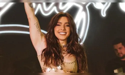 Avião de Lauana Prado faz pouso de emergência após a porta abrir no ar