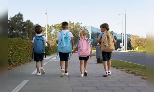 PSS do PR oferta vagas de monitor de ônibus escolar para adolescentes