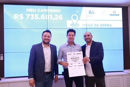 O prefeito Giva e o secretário do Trabalho, Qualificação e Renda, Do Carmo, participaram do ato