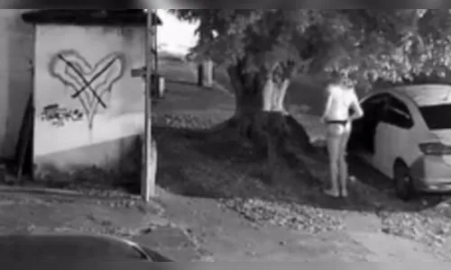 Pastor é flagrado de novo usando calcinha e peruca na rua