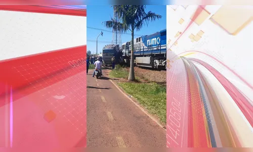 Trem atinge carreta em Rolândia e arrasta veículo por 40 metros