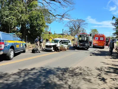 Os condutores dos outros dois carros envolvidos, um Astra e um Honda City, não se feriram e recusaram atendimento médico.