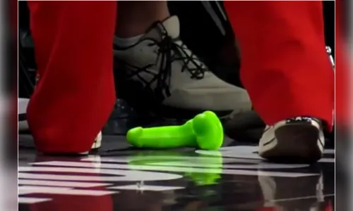 Jovens são presos após jogarem pênis de borracha em jogos da WNBA
