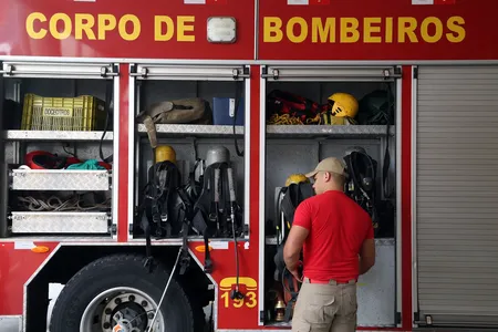 Os portões de acesso aos locais de prova serão abertos às 12h e fechados às 13h