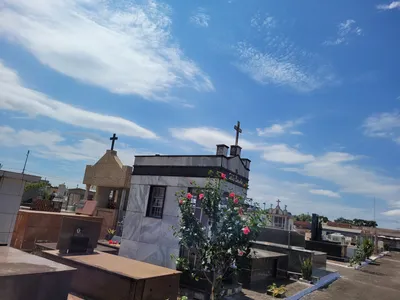 Os sepultamentos são divulgados diariamente pela Aserfa