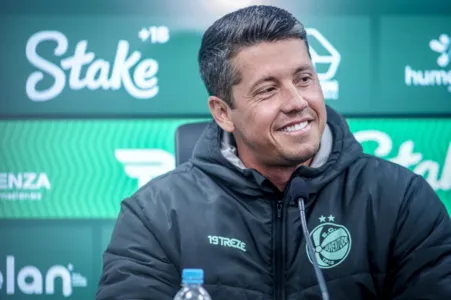 Partida no Alfredo Jaconi marca reencontro de Thiago Carpini com o Juventude e confronto entre times em fases distintas nos torneios nacionais