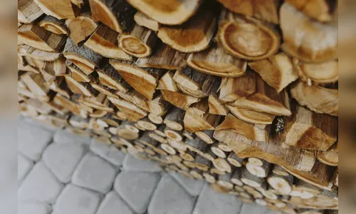 Homem mata amigo a pauladas no meio da rua no PR