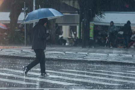 Uma nova frente fria deve trazer chuva ao Estado