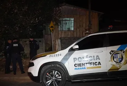 Uma tesoura também foi encontrada em local
