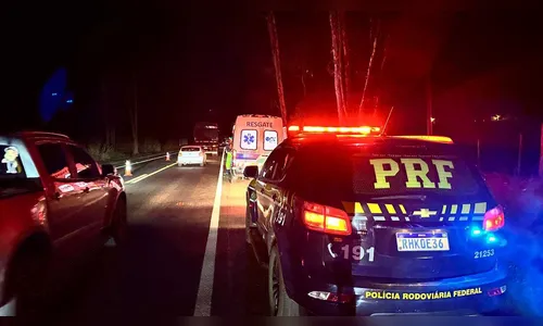 Motociclista morre em colisão frontal com carreta na BR-153 no PR