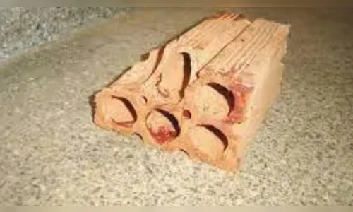 Homem dá tijolada na cabeça do irmão após bebedeira em Apucarana