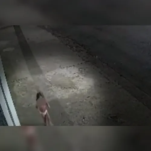 Criança é encontrada sozinha na rua após mãe sair para baile funk