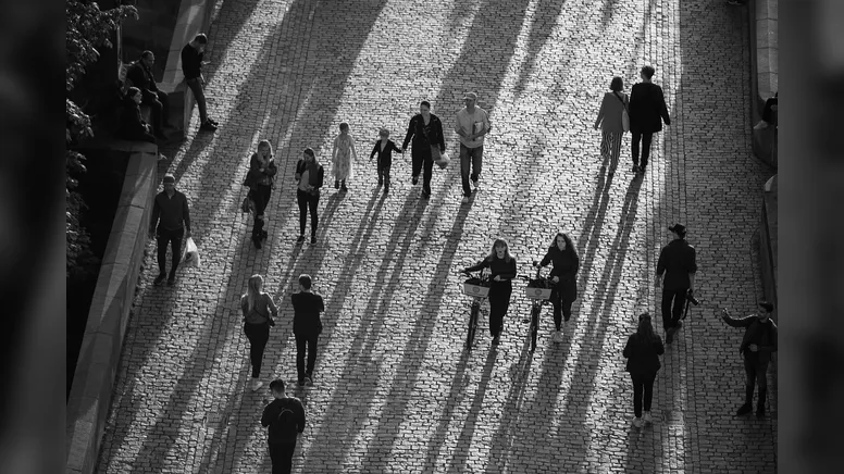 Era um vazio. Um eco novo, recente, ainda dolorido